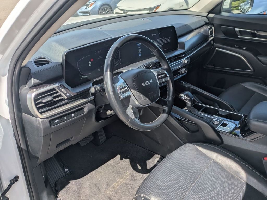 Used 2023 Kia Telluride S image 13