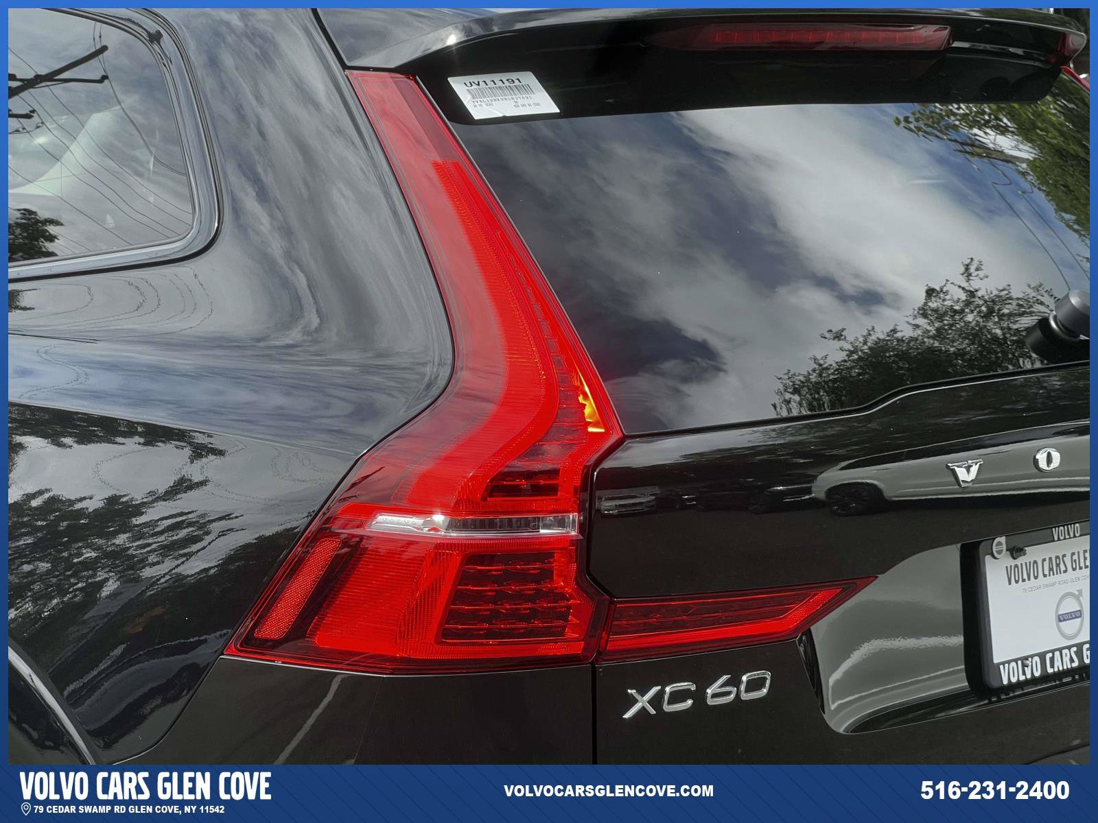 Used 2024 Volvo XC60 B5 Core w/ Protection Package Premier AWD/4WD image 9