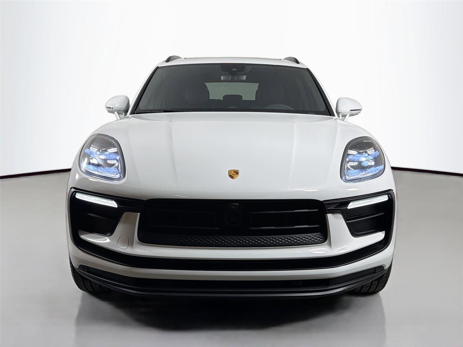 Certified 2026 Porsche Macan Turbo AWD/4WD image 10