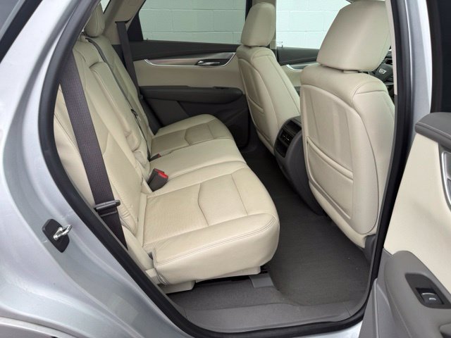 Used 2017 Cadillac XT5 Luxury w/ Driver Awareness Package FWD image 15