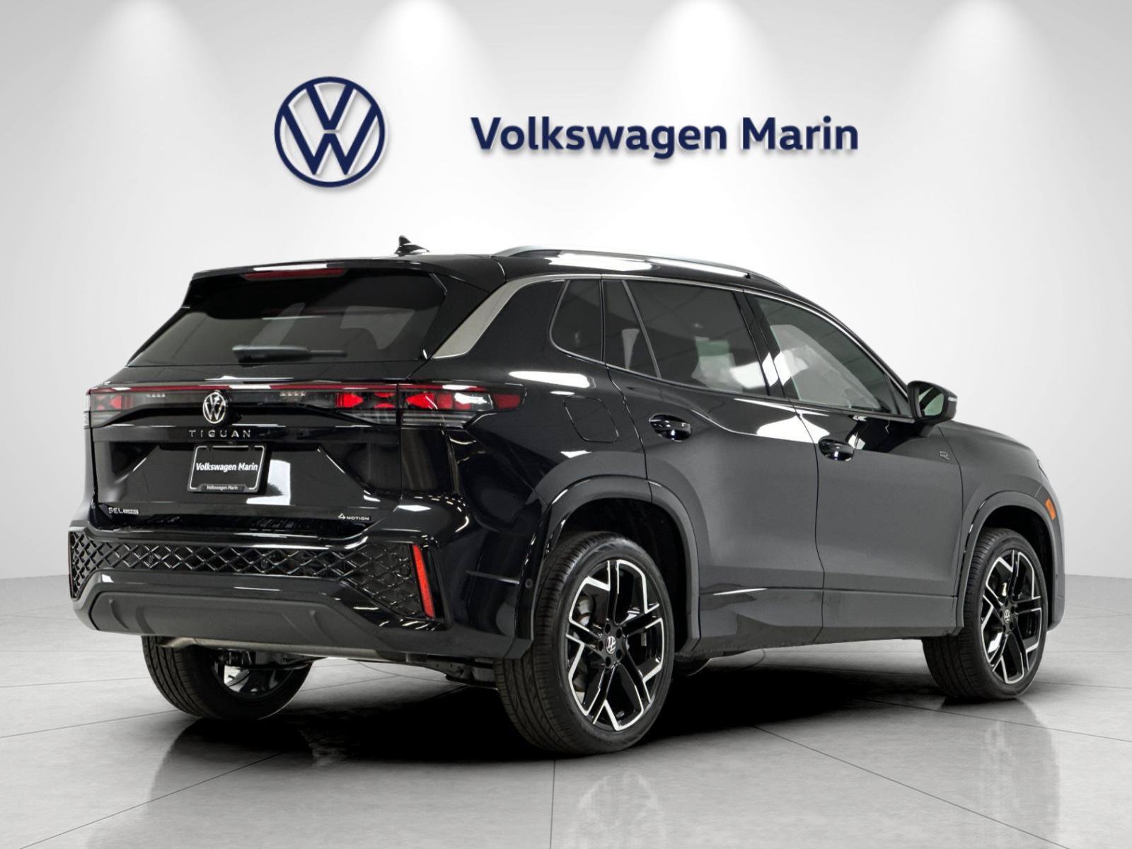 New 2026 Volkswagen Tiguan SEL R-Line AWD/4WD image 5
