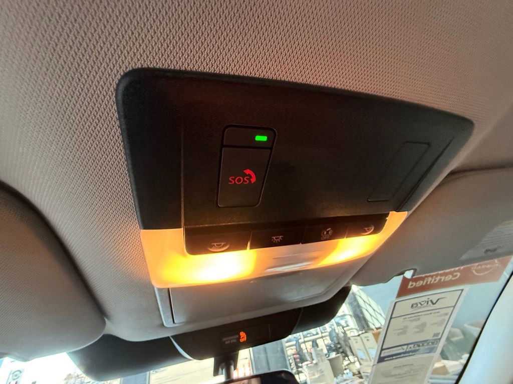 Used 2025 Nissan Pathfinder SV image 28