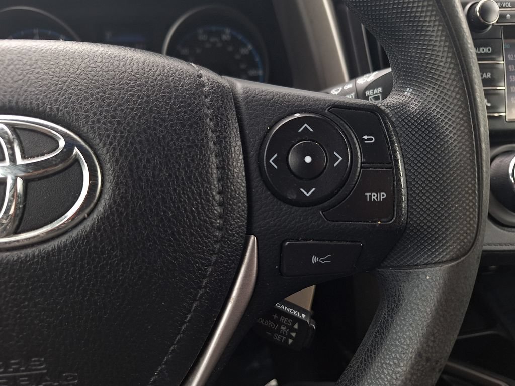 Used 2017 Toyota RAV4 LE FWD image 17