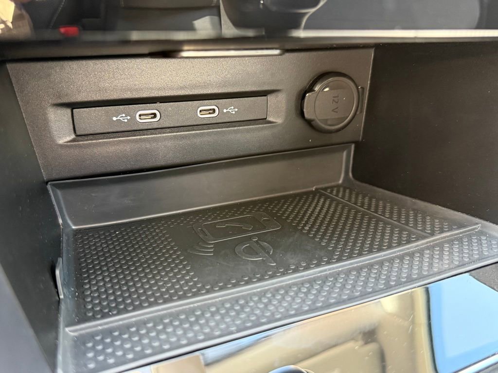 Used 2024 Volkswagen Taos SE image 13