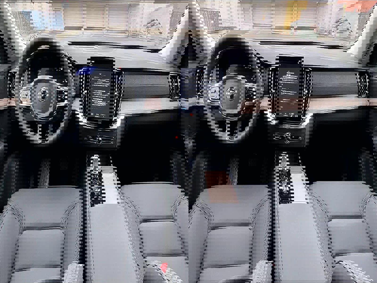 New 2026 Volvo XC90 B5 Plus w/ Protection Package image 7