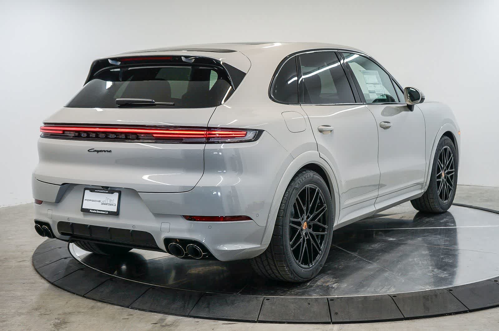 New 2026 Porsche Cayenne AWD/4WD image 9