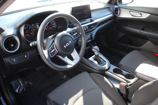 Used 2023 Kia Forte LXS FWD image 3