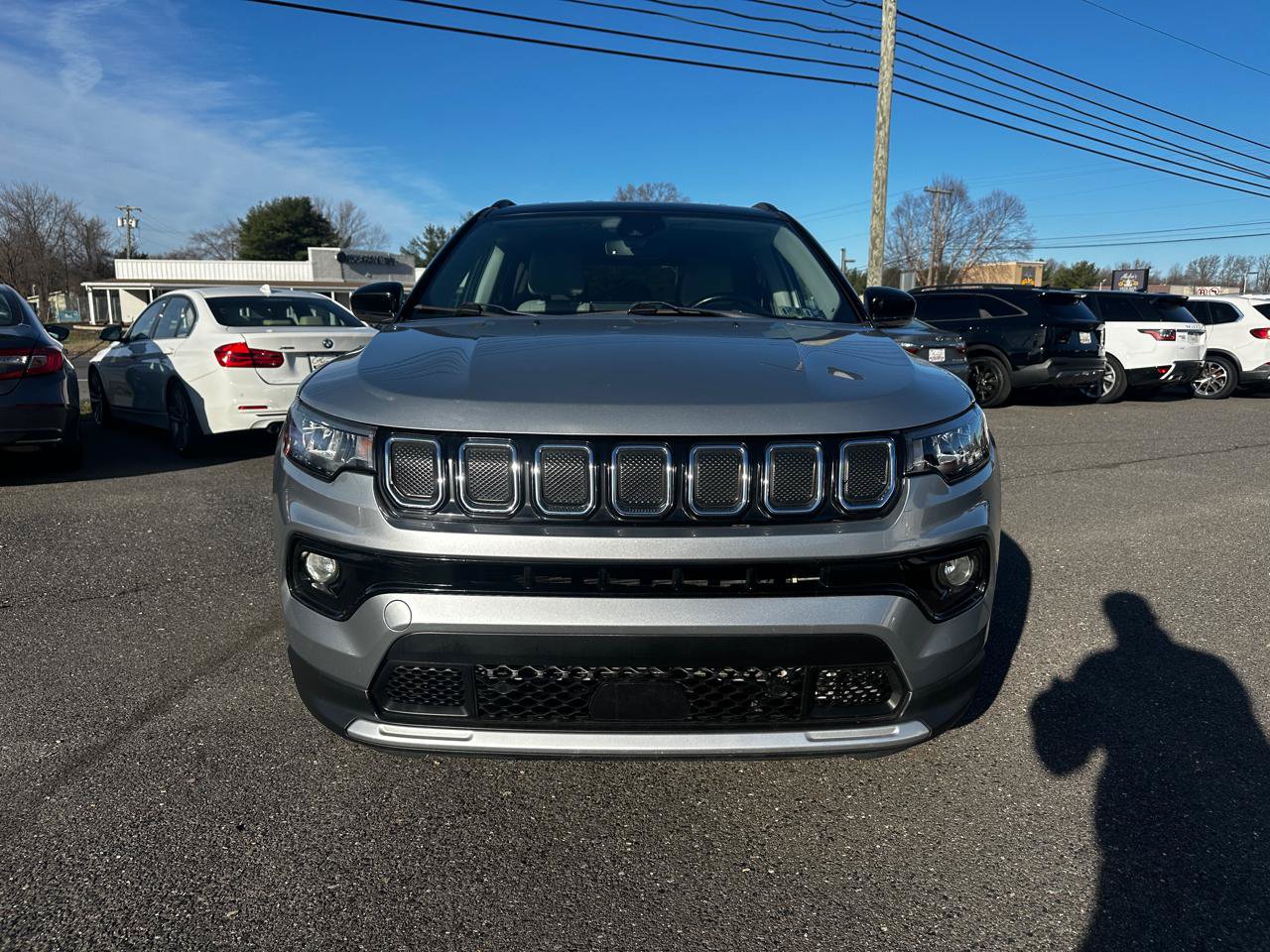 Used 2022 Jeep Compass Limited AWD/4WD image 2
