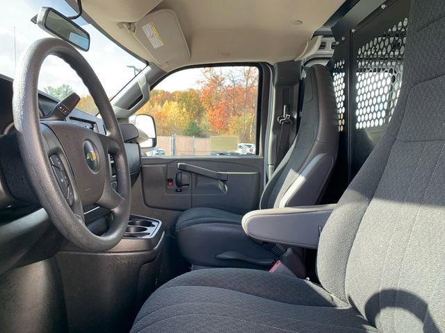 Certified 2024 Chevrolet Express 2500 Work Van w/ Driver Convenience Package image 28