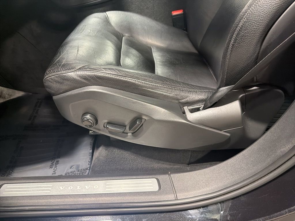 Used 2018 Volvo XC90 T6 Momentum w/ Protection Package Premier image 14