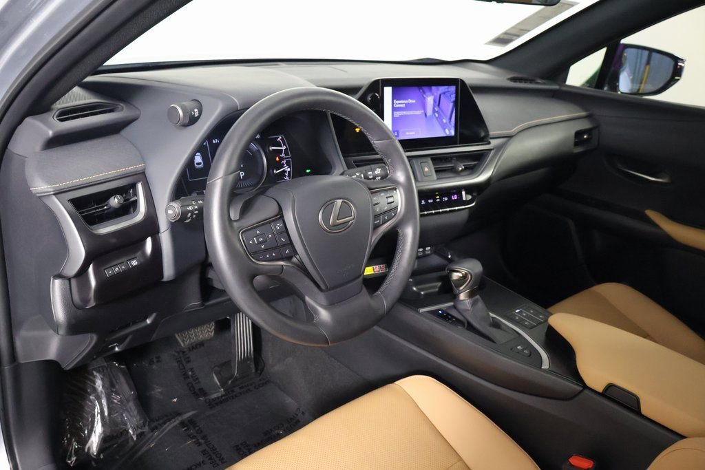 Used 2023 Lexus UX 250h FWD w/ Accessory Package (Z2) image 7