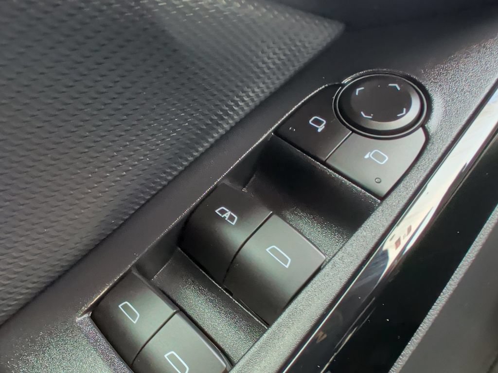 Used 2026 Chevrolet Equinox LT w/ LPO, Floor Liner Package FWD image 28