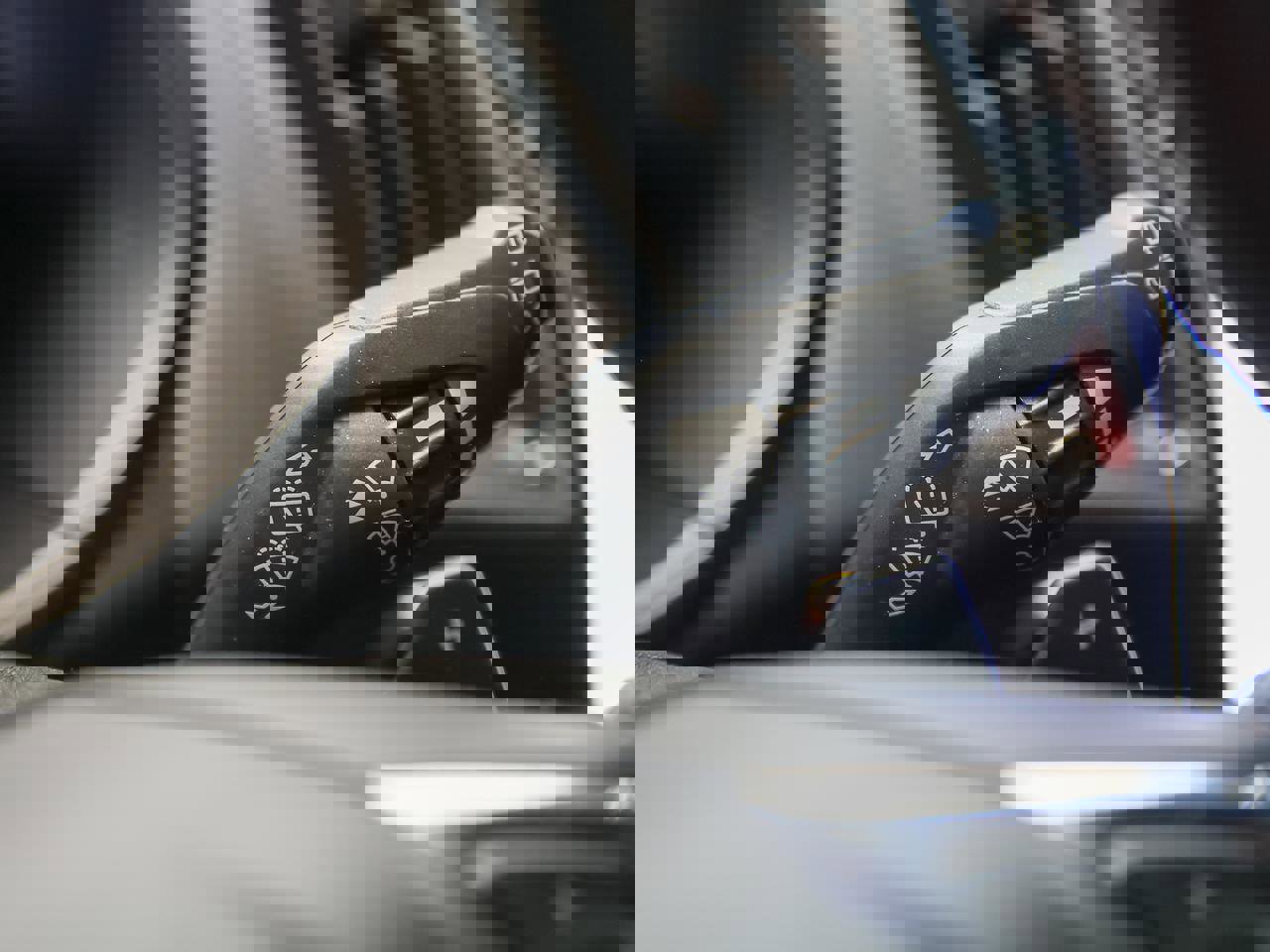 Used 2023 Ford Edge ST image 32