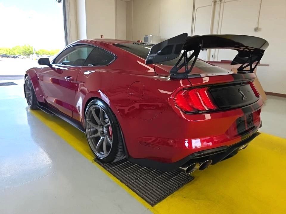 Used 2020 Ford Mustang Shelby GT500 w/ Carbon Fiber Track Pack RWD image 4