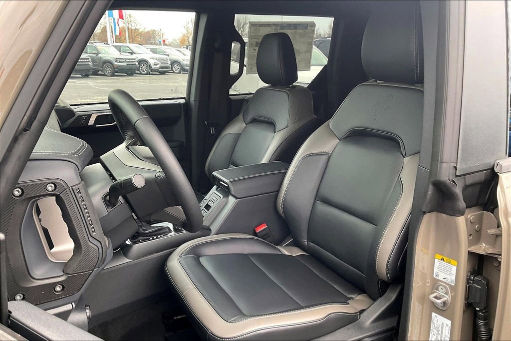 New 2025 Ford Bronco Outer Banks image 9