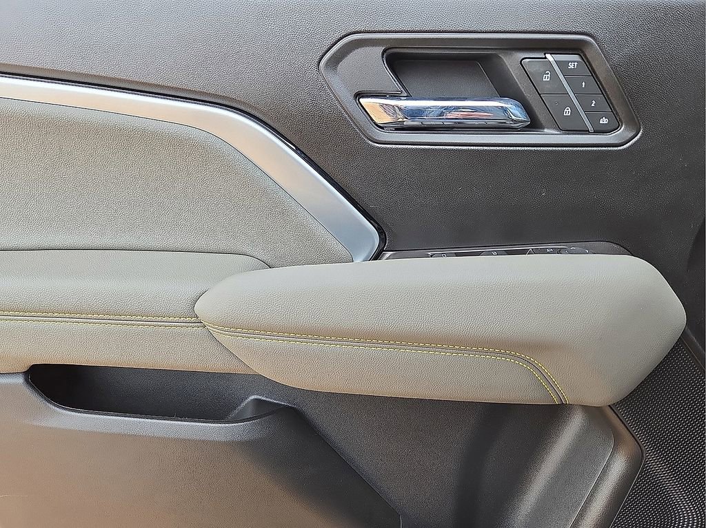 Used 2026 Chevrolet Colorado ZR2 w/ Technology Package image 20