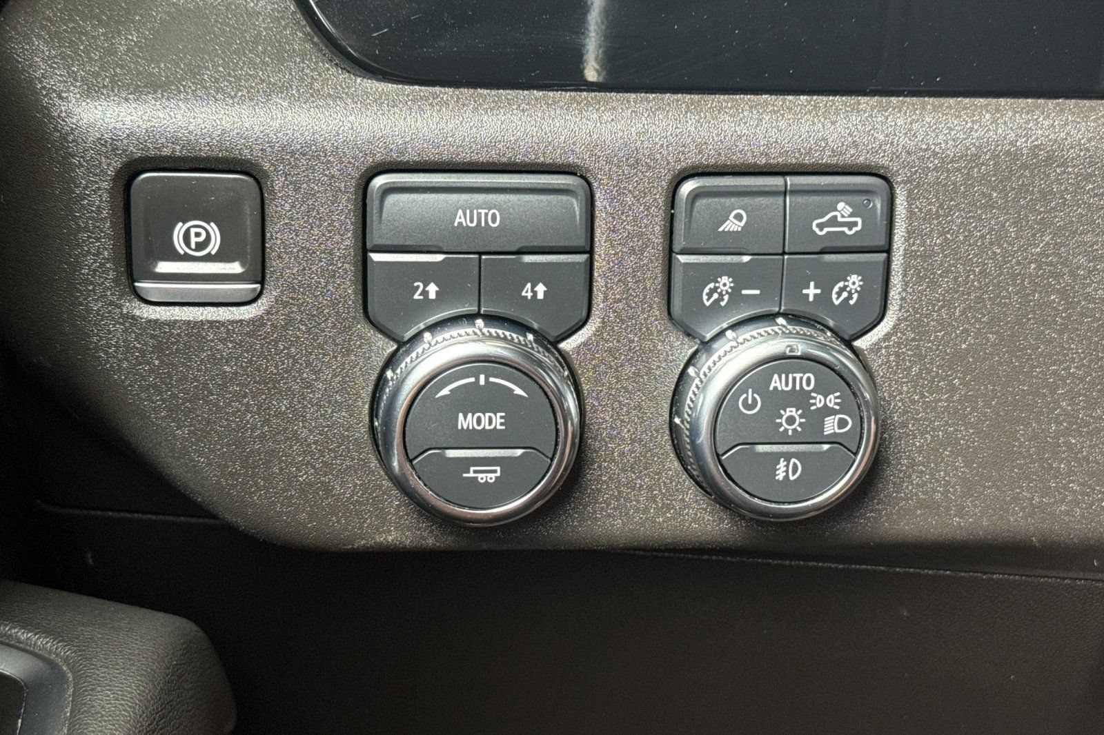 Used 2025 GMC Sierra 1500 SLT AWD/4WD image 38
