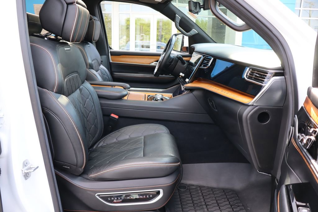 Used 2022 Jeep Grand Wagoneer Series III w/ Rear Seat Video Group 1 AWD/4WD image 26