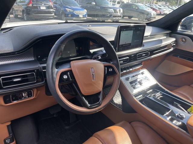 Used 2023 Lincoln Aviator Black Label w/ Class IV Trailer Tow Package AWD/4WD image 15