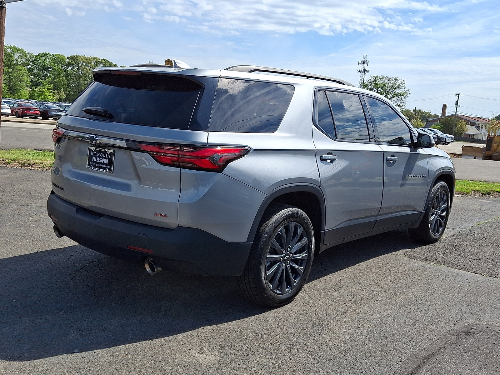 Used 2023 Chevrolet Traverse RS w/ LPO, Floor Liner Package AWD/4WD image 7