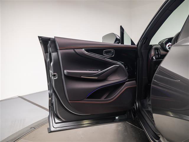 New 2026 Aston Martin DBX 707 image 21