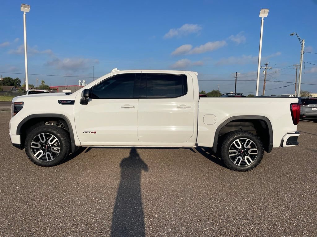 Used 2023 GMC Sierra 1500 AT4 w/ Technology Package AWD/4WD image 4