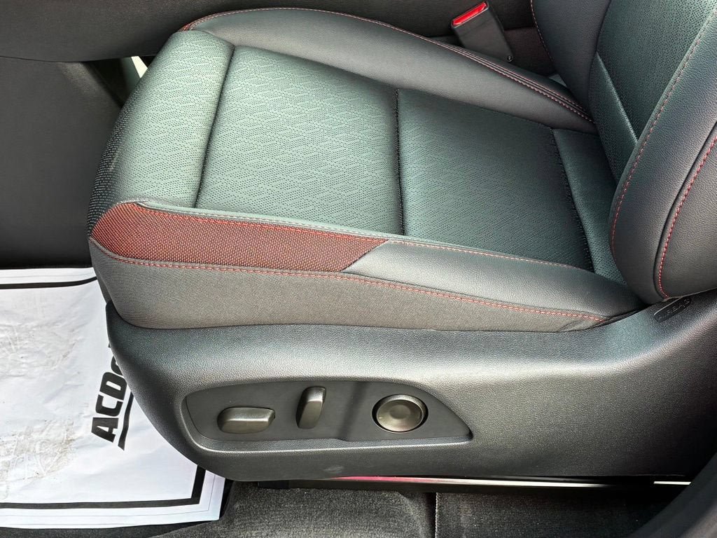 New 2027 Chevrolet Equinox RS w/ Convenience Package III AWD/4WD image 6