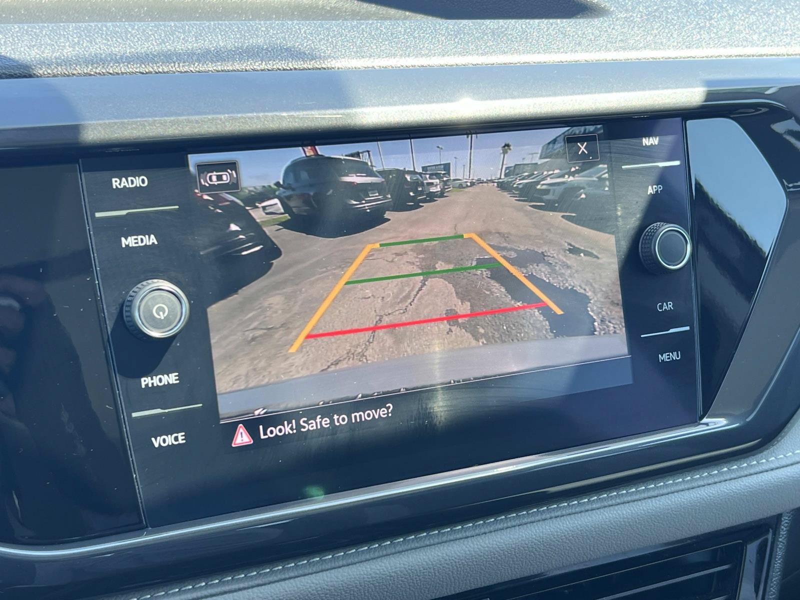 Certified 2022 Volkswagen Taos SEL FWD image 15