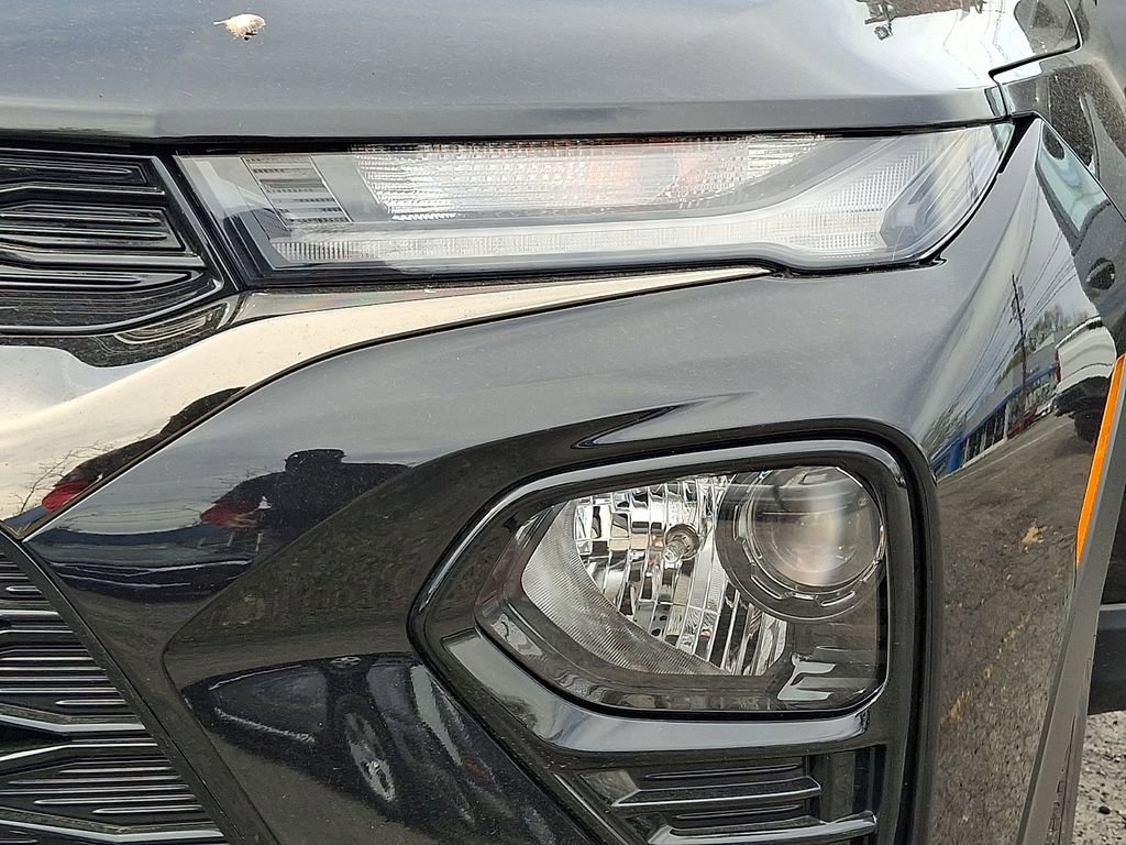 Used 2023 Chevrolet TrailBlazer RS w/ Convenience Package image 35