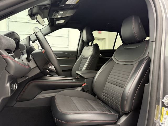 Used 2025 Ford Explorer ST-Line AWD/4WD image 13