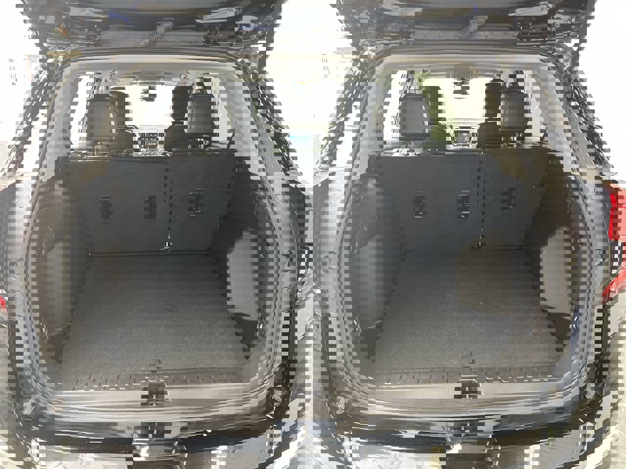 Certified 2024 GMC Terrain SLT image 30