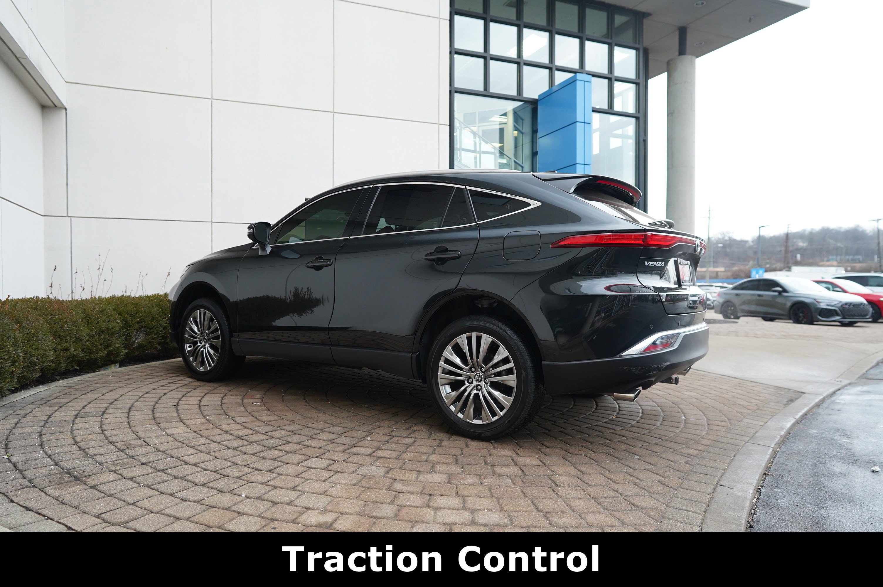 Used 2022 Toyota Venza Limited image 18