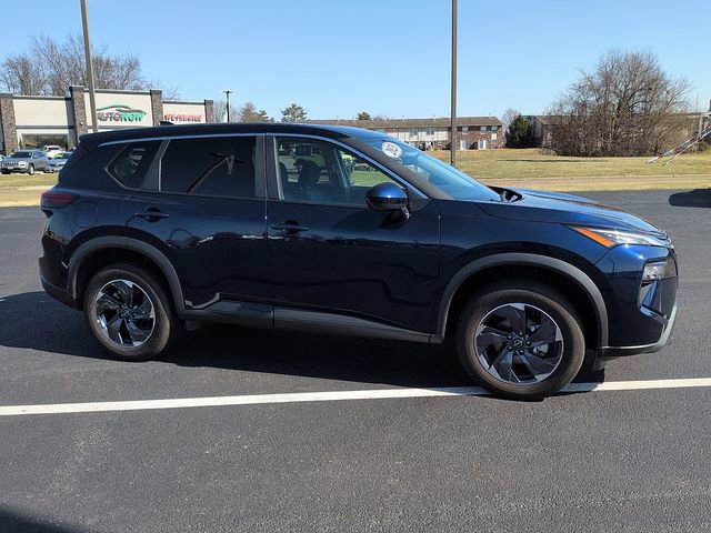Used 2025 Nissan Rogue SV image 8
