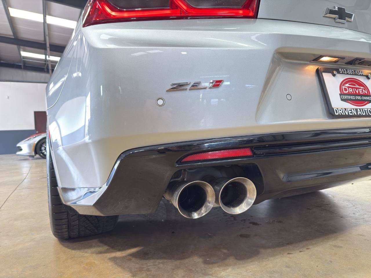 Used 2018 Chevrolet Camaro ZL1 RWD image 9