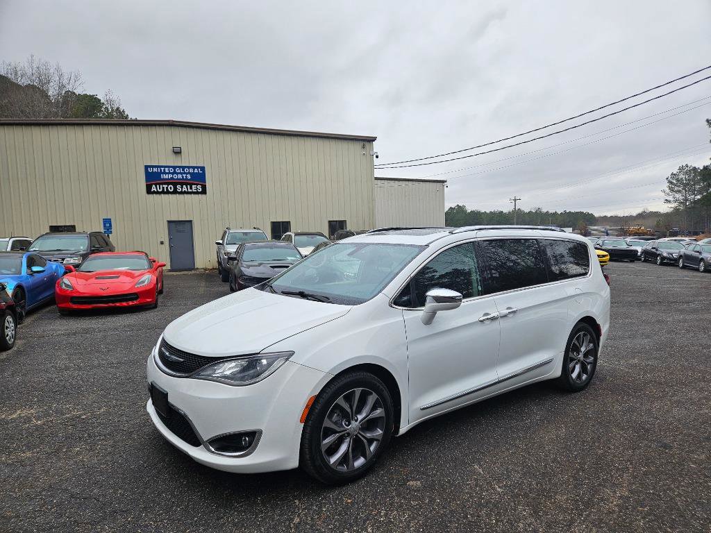 Used 2017 Chrysler Pacifica Limited FWD image 4