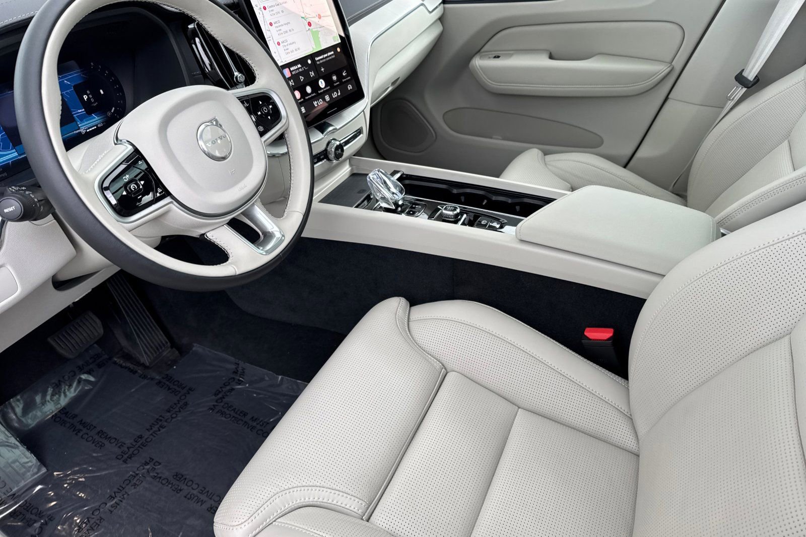 Used 2026 Volvo XC60 B5 Ultra w/ Protection Package Premier image 9