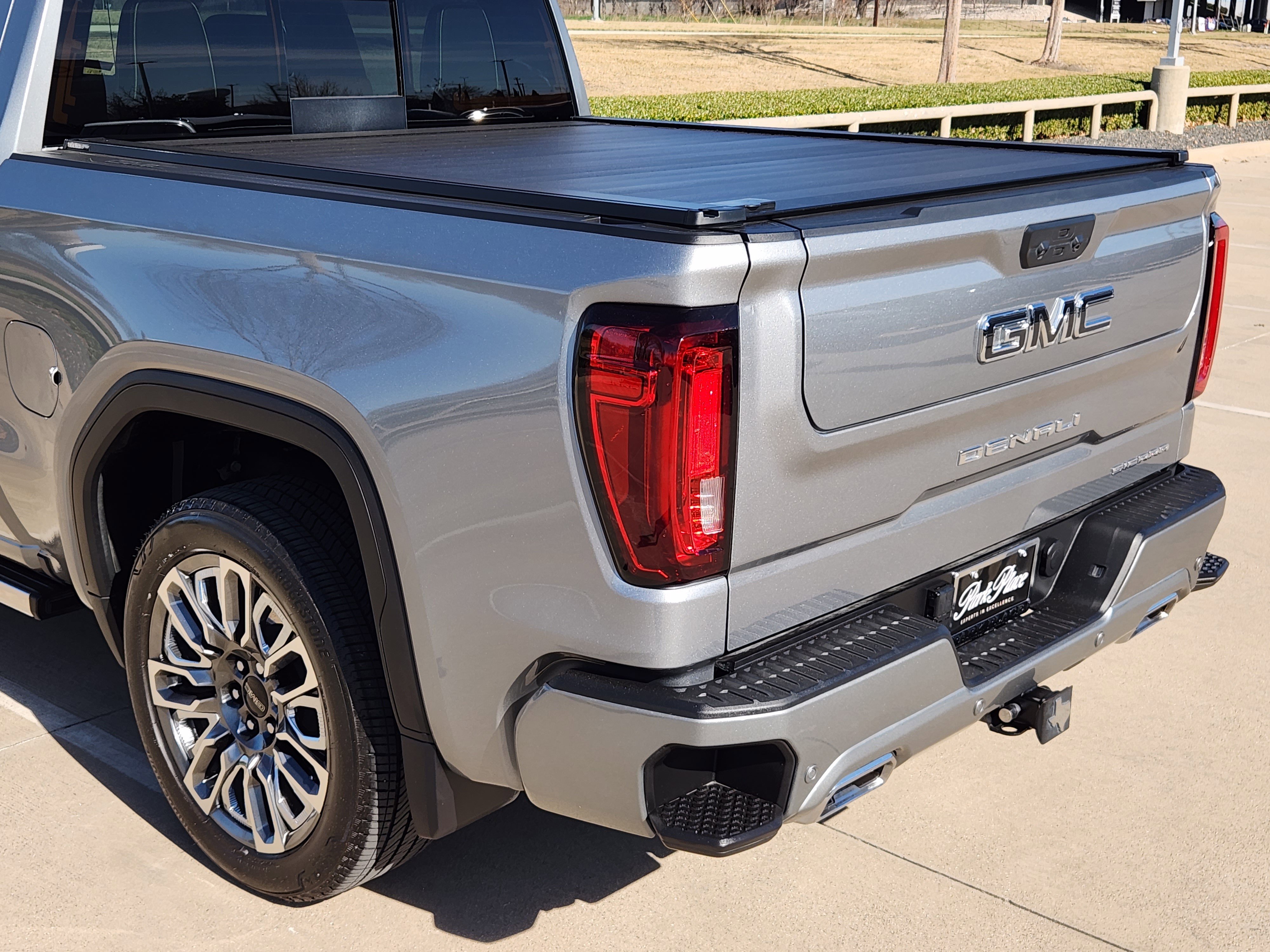 Used 2024 GMC Sierra 1500 Denali Ultimate image 11