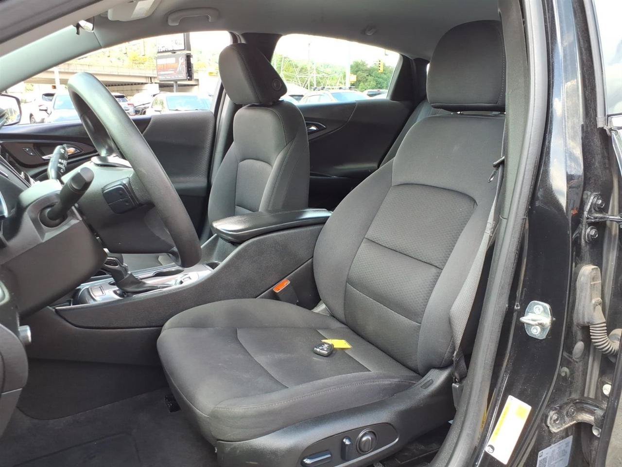 Used 2024 Chevrolet Malibu LT FWD image 7