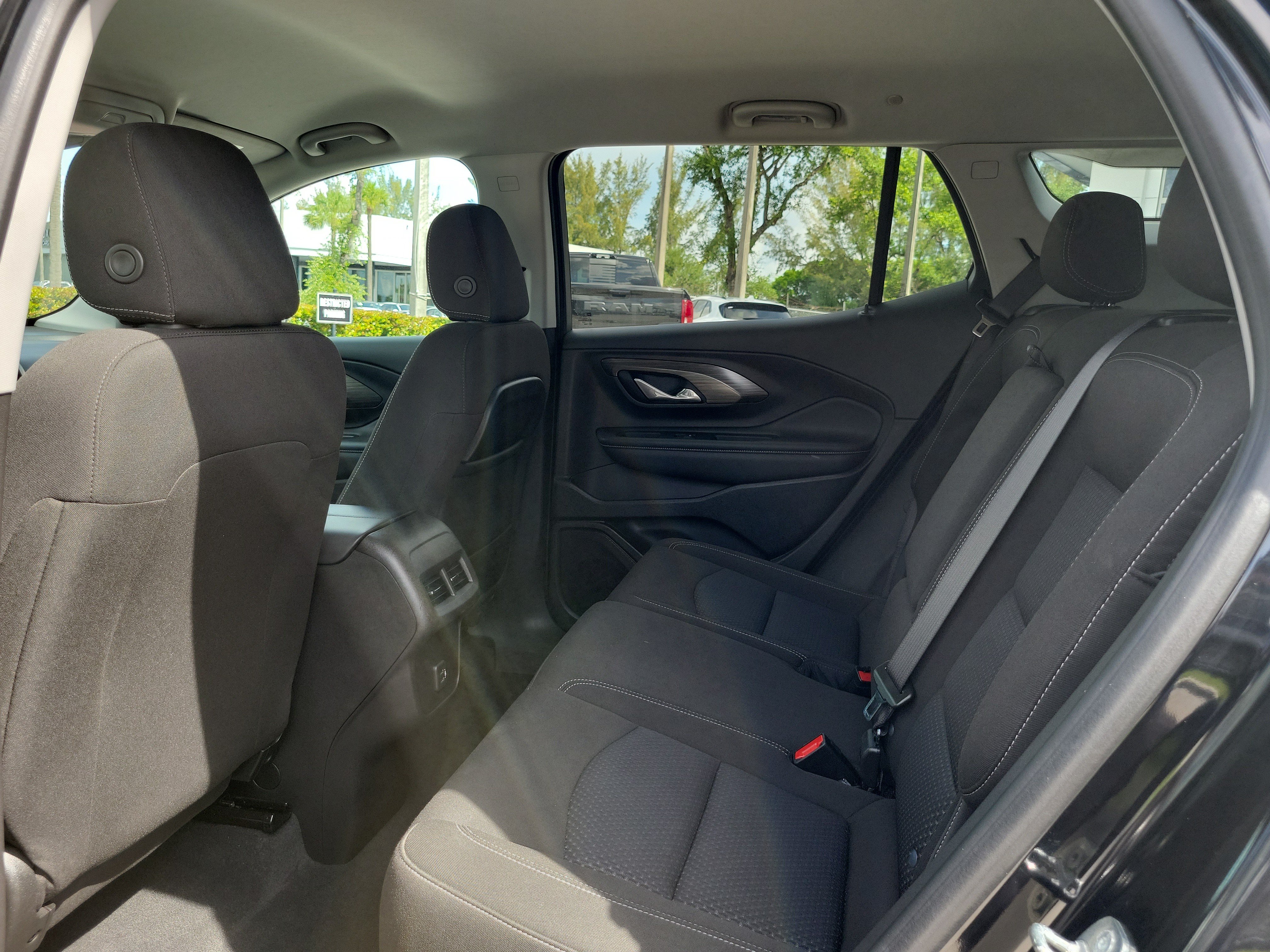 Used 2023 GMC Terrain SLE w/ Driver Convenience Package FWD image 13