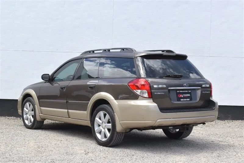 Used 2008 Subaru Outback 2.5i L.L. Bean AWD/4WD image 2