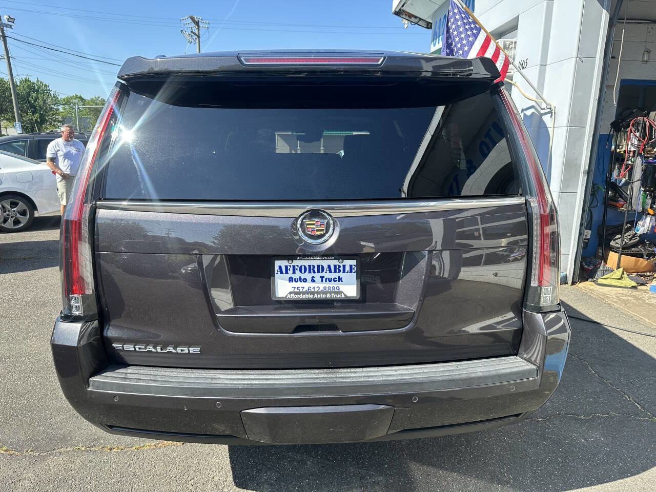 Used 2015 Cadillac Escalade ESV Luxury AWD/4WD image 10