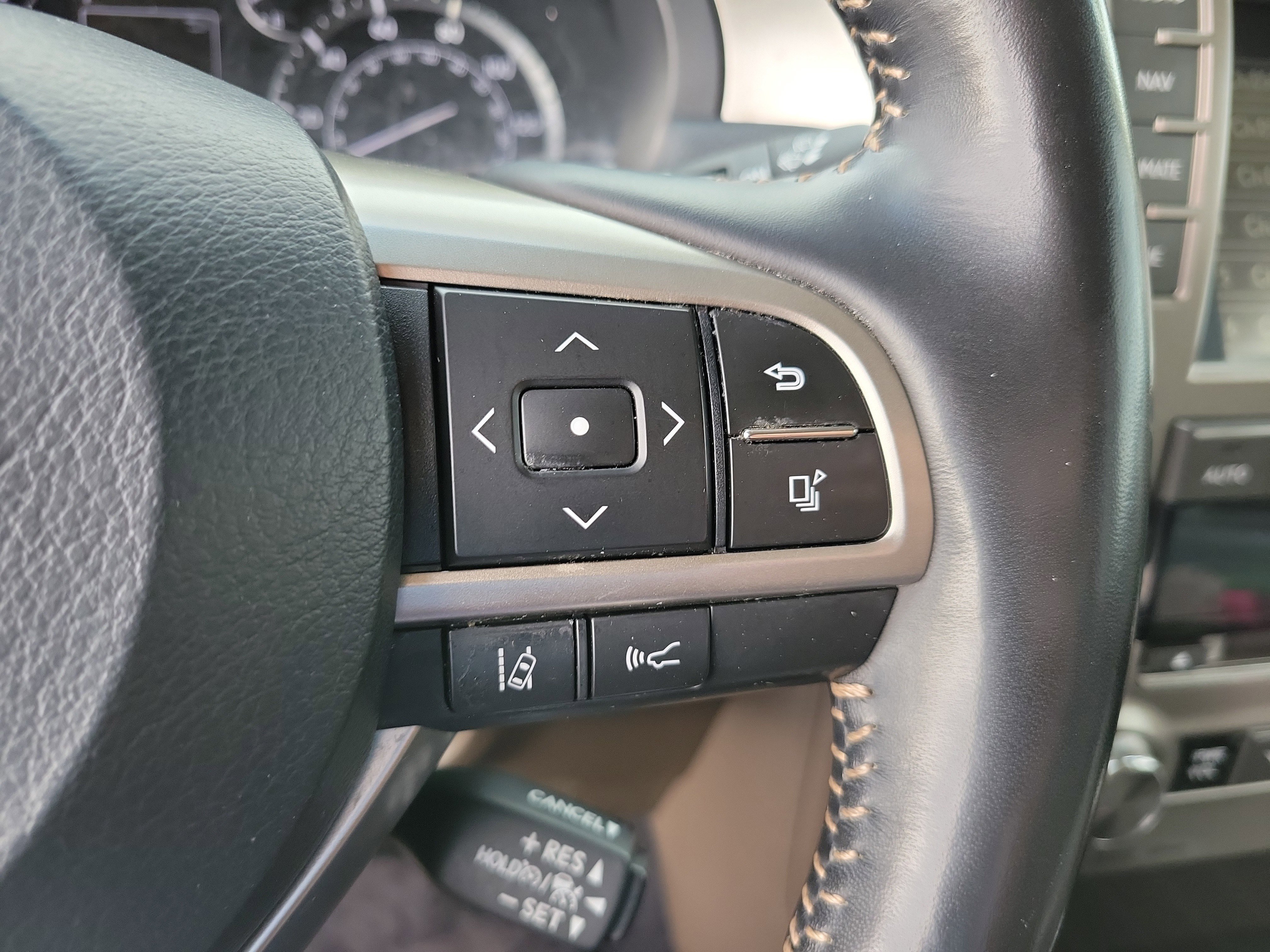Used 2020 Lexus GX 460 Luxury w/ Accessory Package image 22