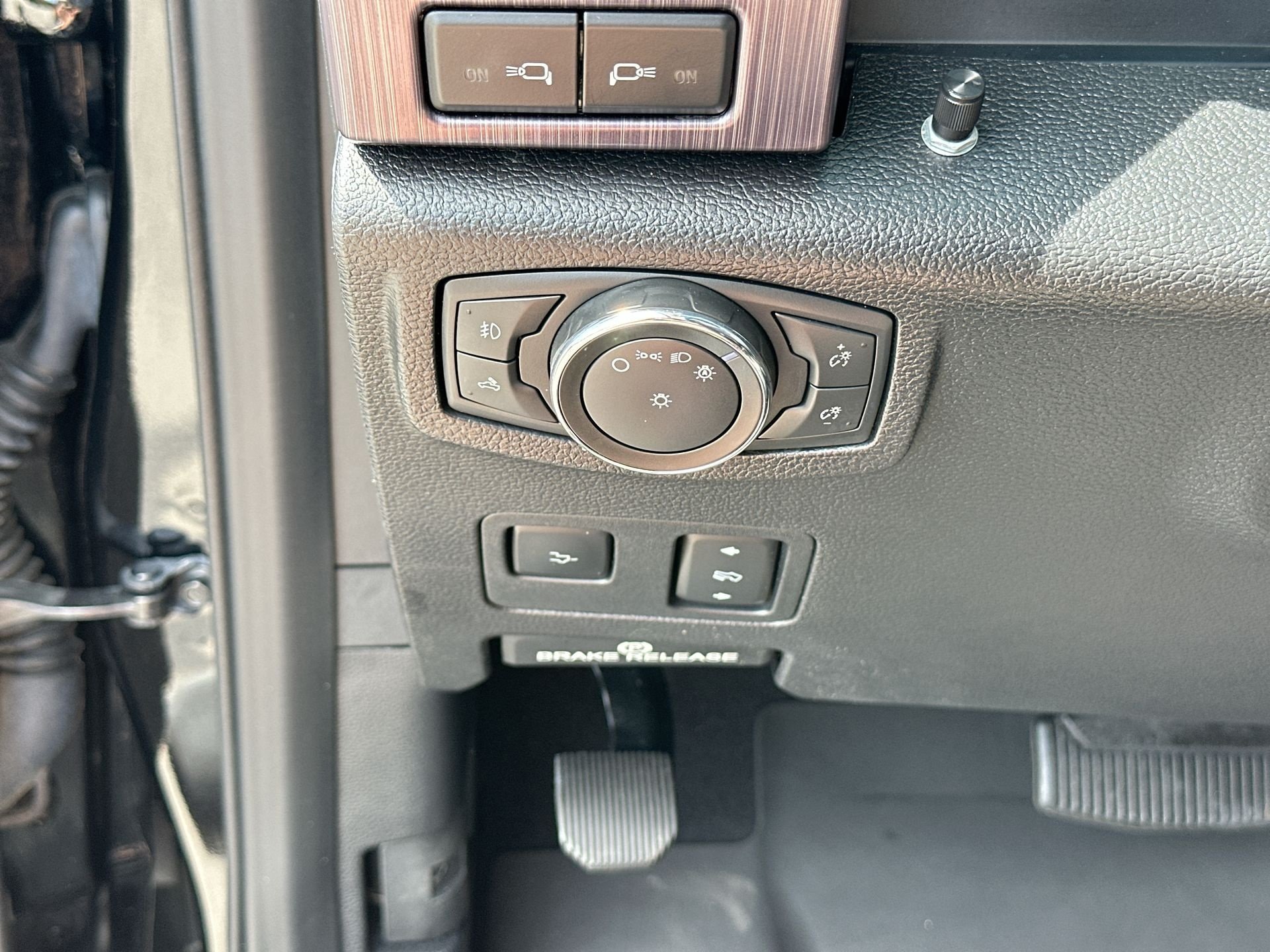Used 2021 Ford F350 Limited AWD/4WD image 18