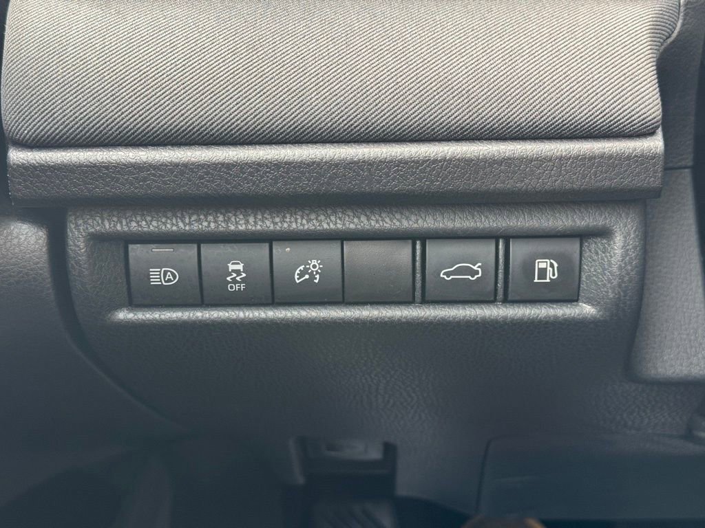 Used 2025 Toyota Camry LE FWD image 27