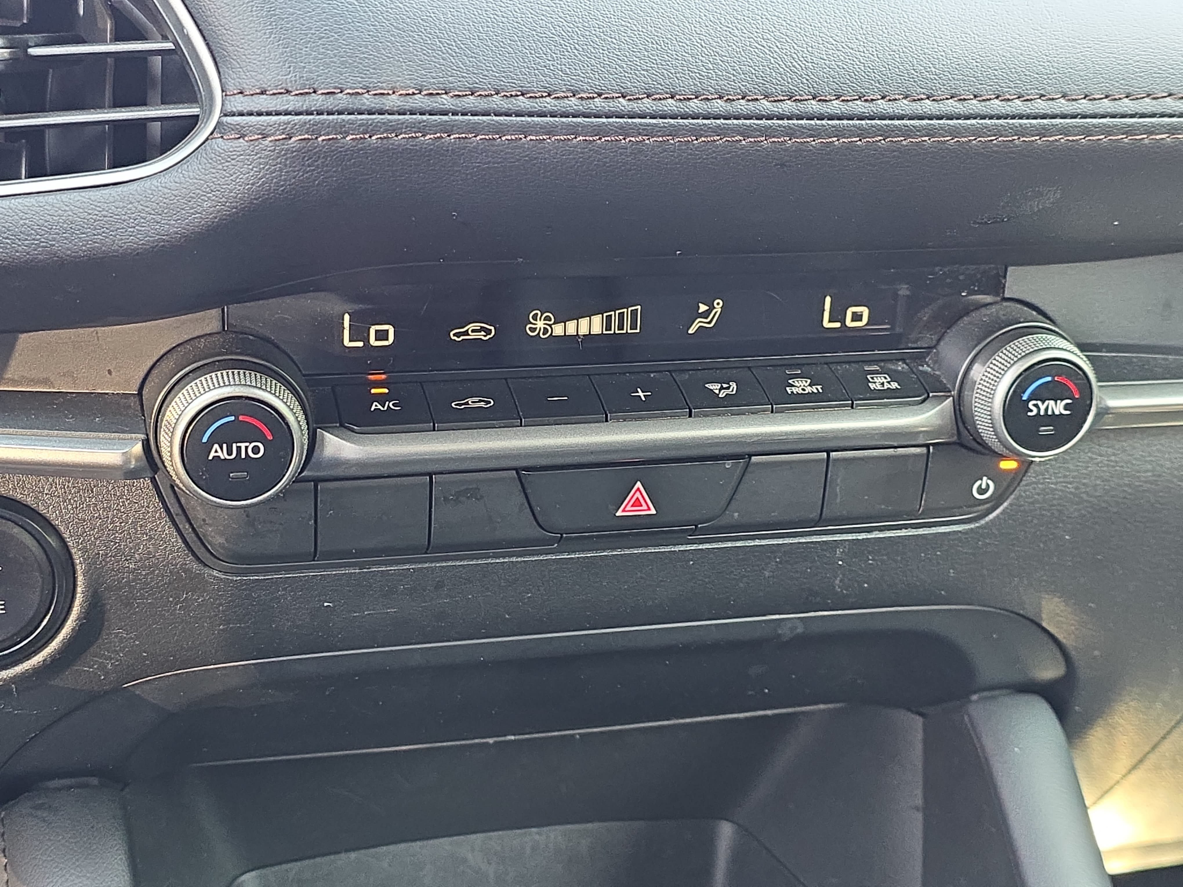 Used 2024 MAZDA MAZDA3 s FWD image 22