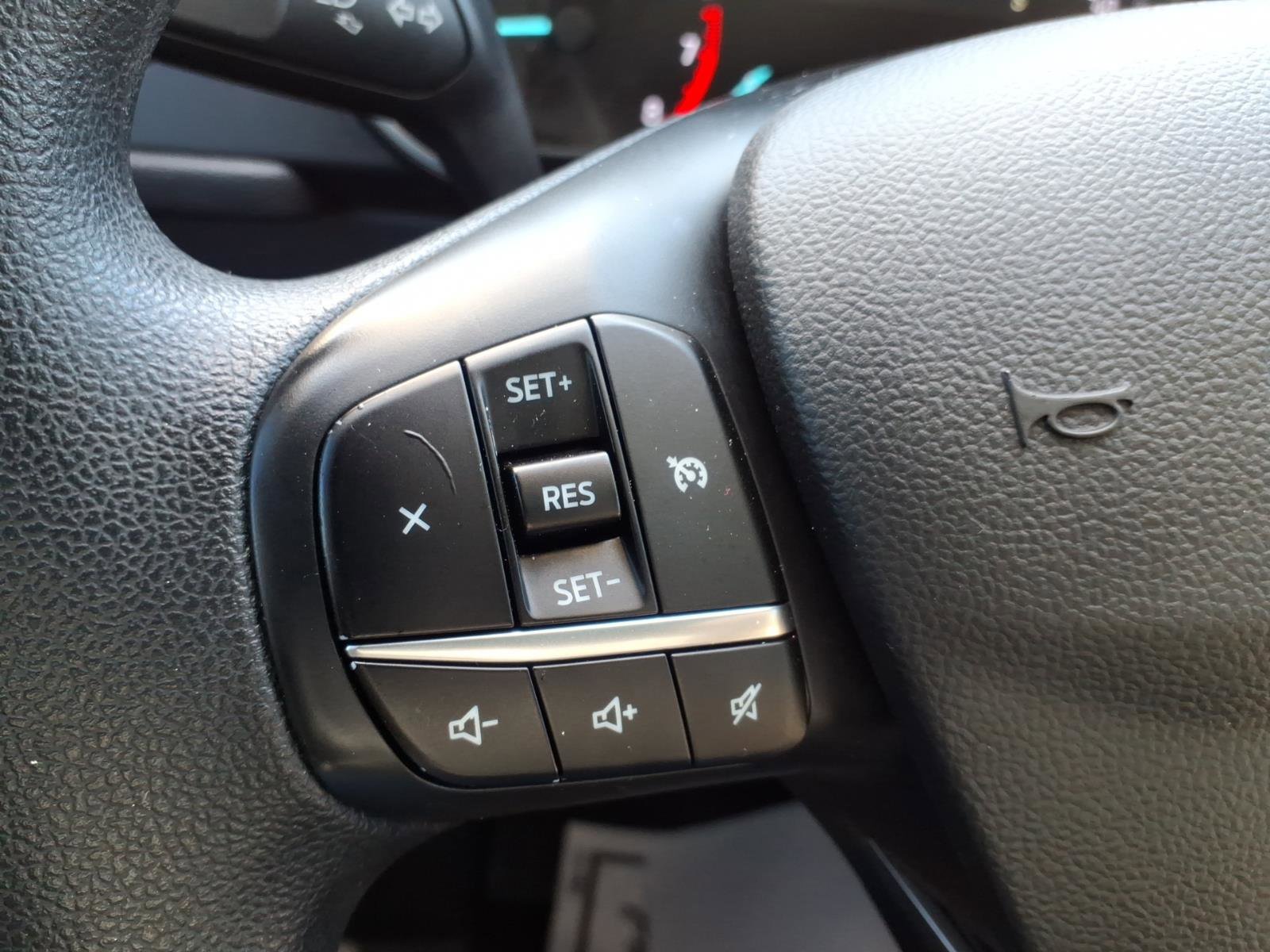 Used 2020 Ford Escape SE image 14