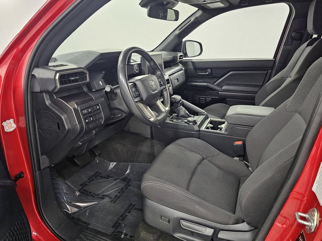 Used 2025 Toyota 4Runner SR5 AWD/4WD image 13