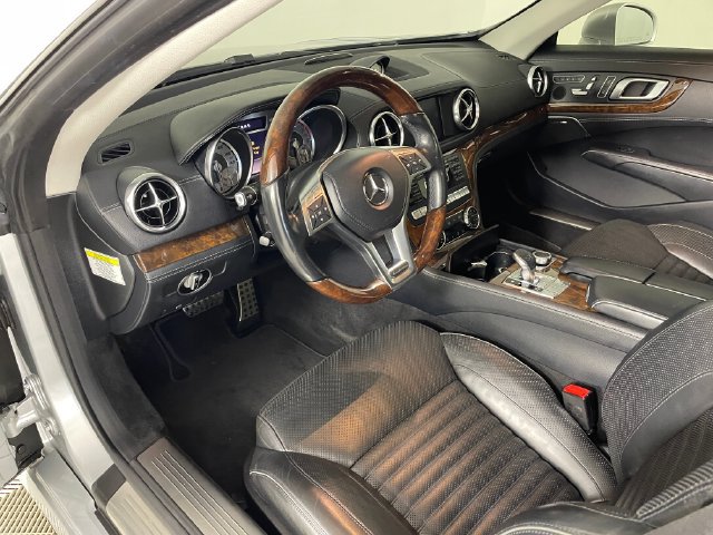 Used 2013 Mercedes-Benz SL 550 image 3