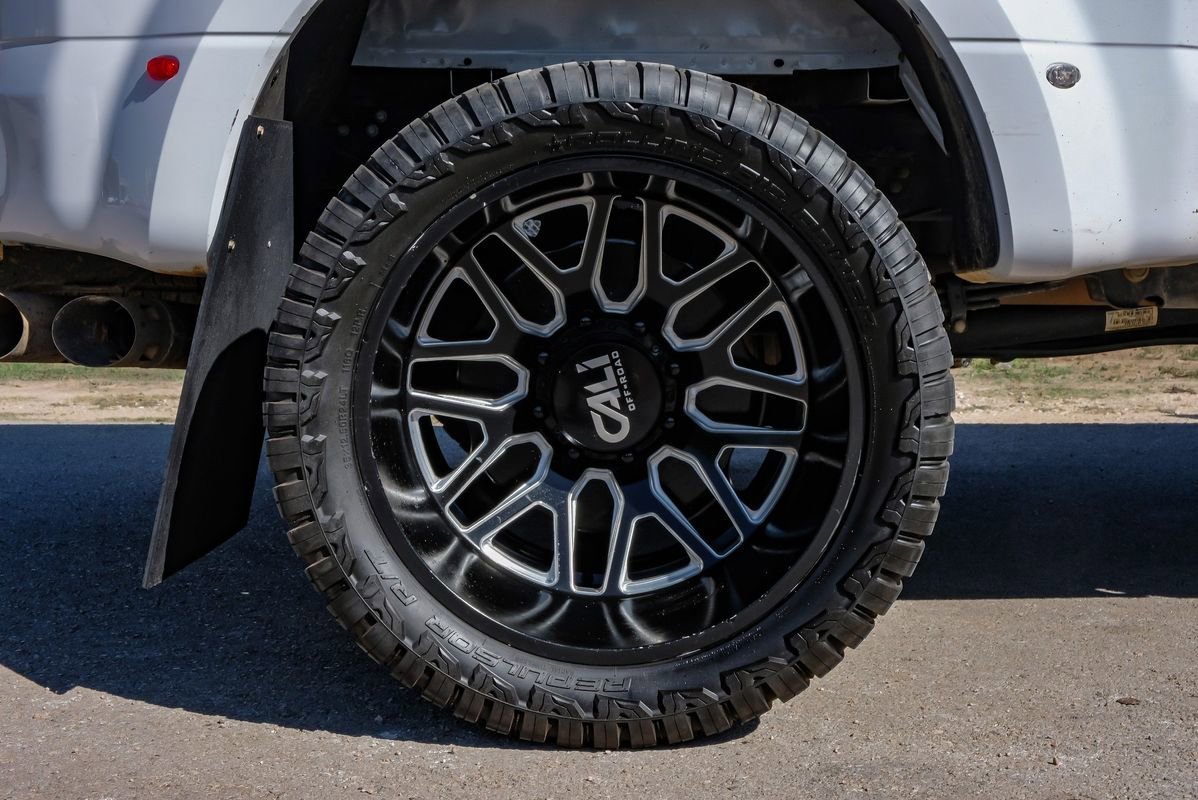 Used 2022 Ford F350 Lariat image 60