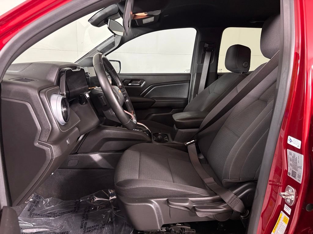 Used 2024 Chevrolet Colorado LT AWD/4WD image 15
